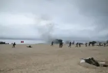 Militares do Brasil e da França durante exercício conjunto na Ilha da Marambaia