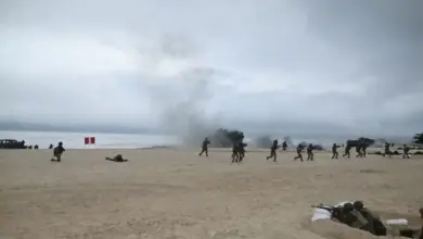 Militares do Brasil e da França durante exercício conjunto na Ilha da Marambaia