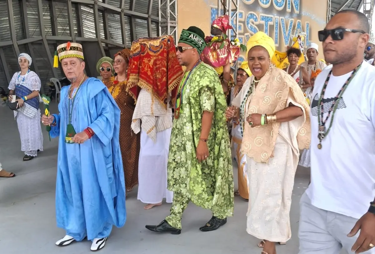 Pessoas numa passeata