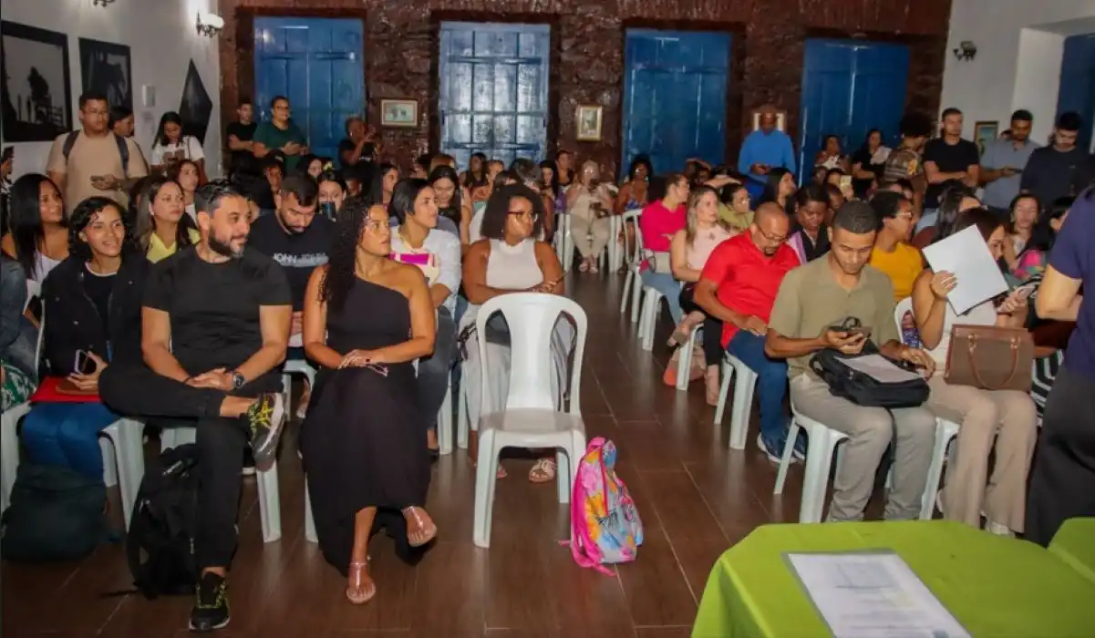 Novos servidores da educação municipal participam da solenidade de posse