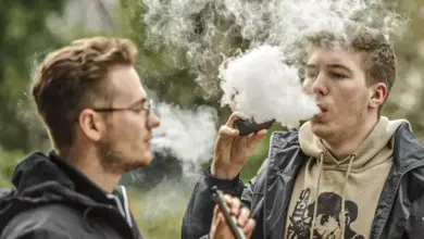 Lei do Reino Unido proíbe fumo entre jovens