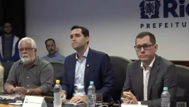 Prefeito do Rio, Eduardo Cavaliere, durante anúncio da expansão cicloviária.