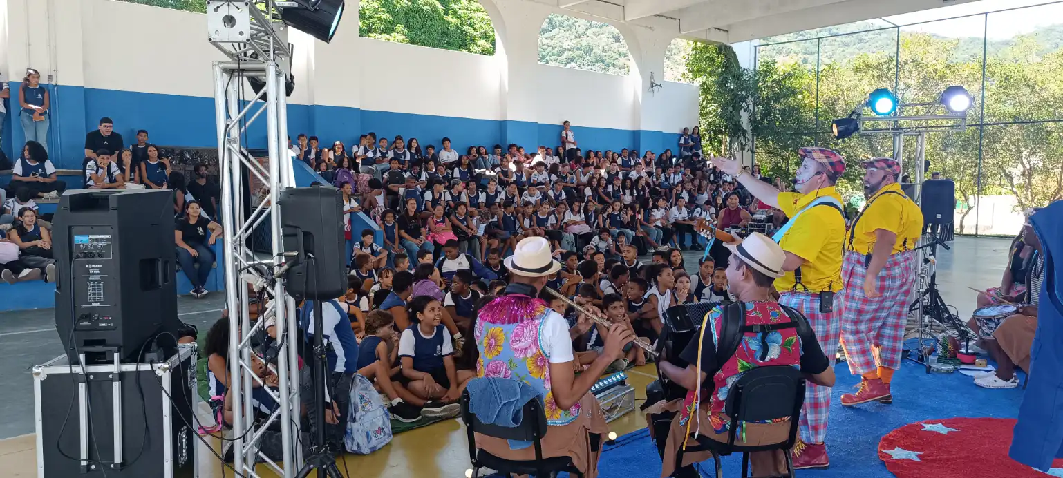 Turma Em Cena levou espetáculos a Mangaratiba.