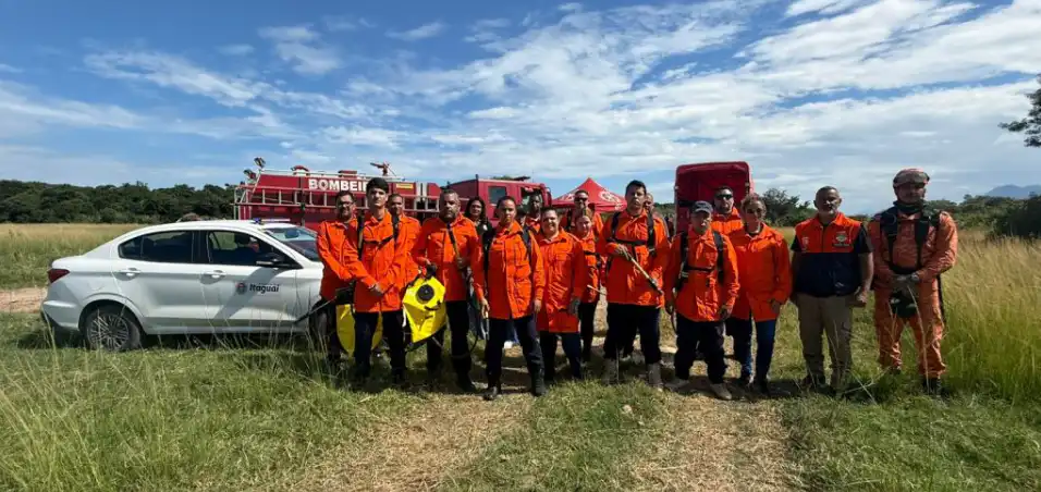 Agentes da Defesa Civil de Itaguaí durante capacitação da CBMERJ quanto a combate a incêndios em Itaguaí.