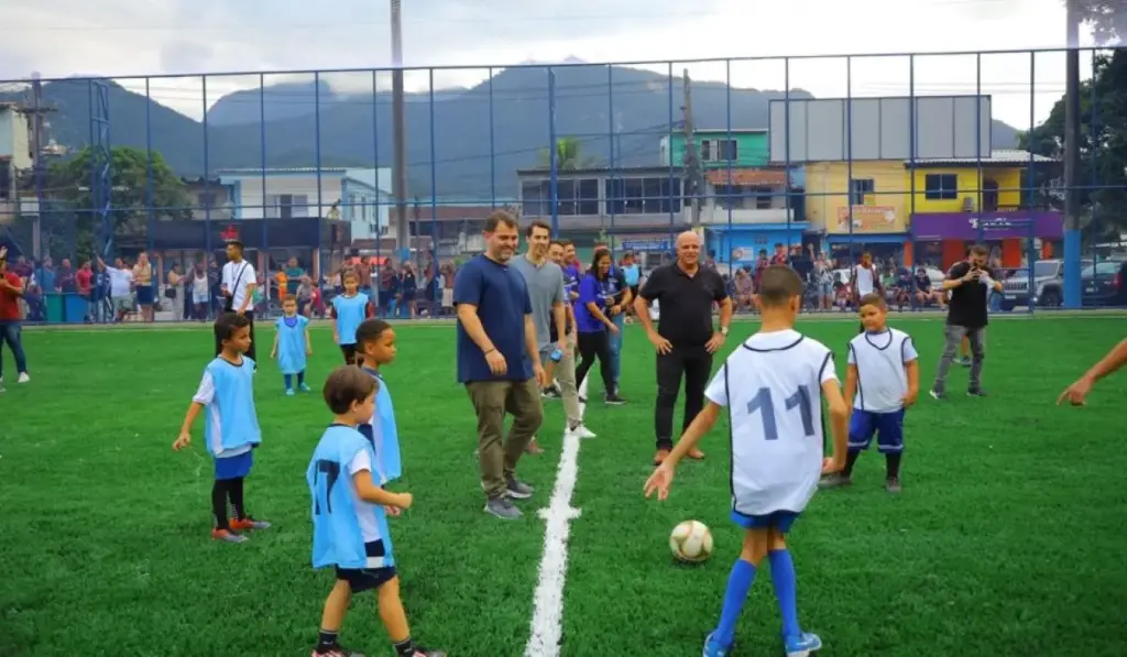 Prefeito Luiz Cláudio Ribeiro participa de atividade com crianças