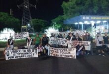 O torcedor vascaíno não deixa barato os vexames da equipe