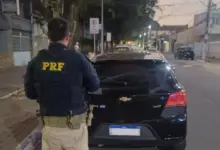 PRF intercepta veículo com registro de furto