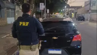 PRF intercepta veículo com registro de furto
