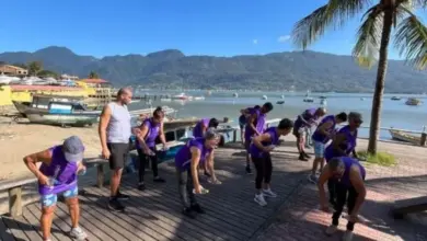 Pessoas fazendo ginástica