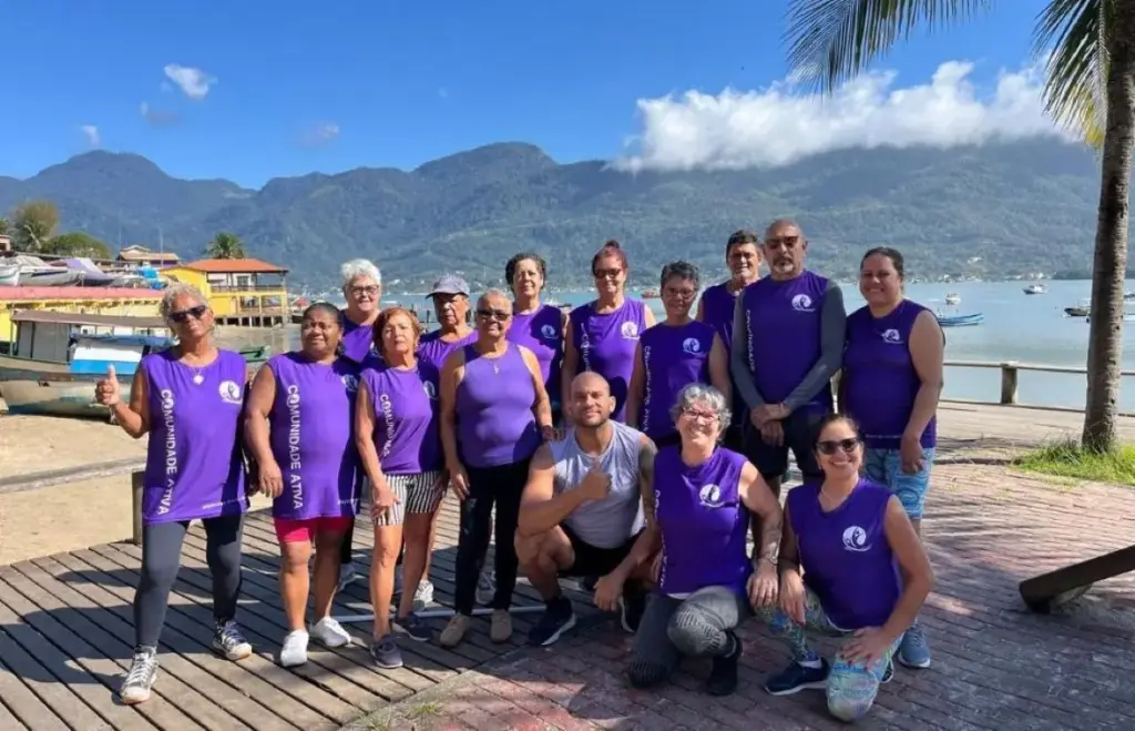 Pessoas posando para foto