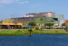 Unidade da Ternium em operação.