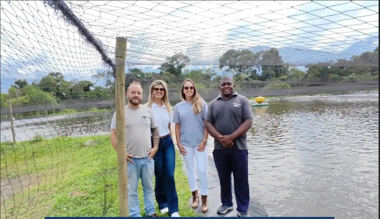Subsecretária Ana Paula Caldas e técnicos da Fiperj