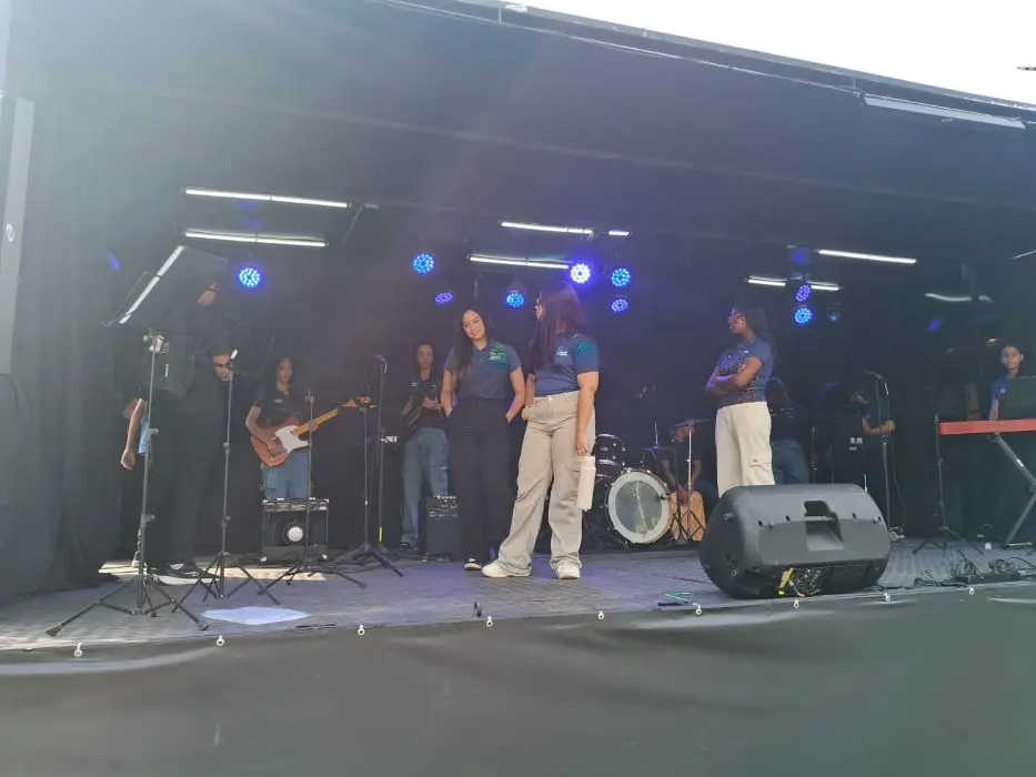 Uma banda no palco