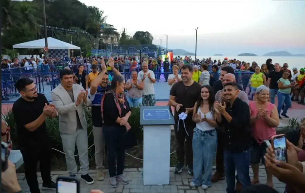 Prefeito Luiz Cláudio Ribeiro, vice-prefeito Lucas Venito, vereadores e familiares de Gilmar Abraão da Silva
