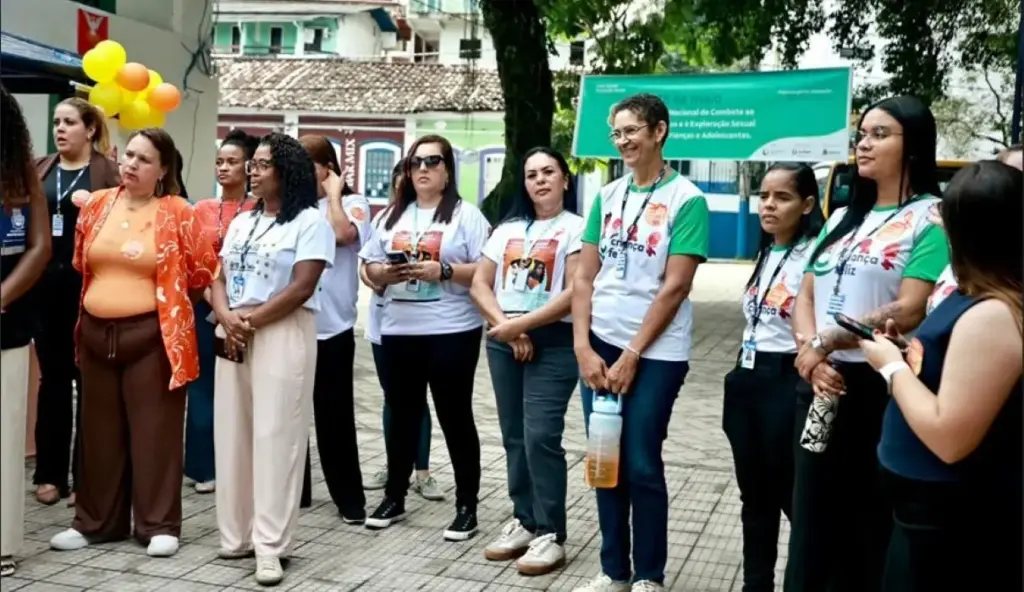 Equipe da Assistência Social esteve presente na mobilização do Maio Laranja