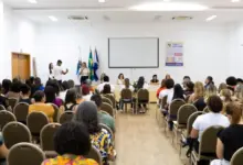 Profissionais da saúde, educação, assistência social