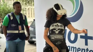 Visitantes da Semana Rural participam de experiência imersiva com óculos de realidade virtual