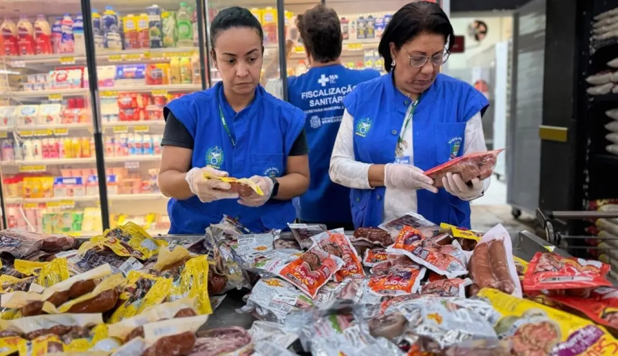 Equipes da Vigilância Sanitária realizam inspeção em produtos