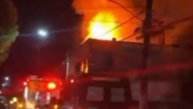 Incêndio na Policlínica do SASE mobilizou bombeiros e assustou moradores do Centro de Itaguaí na madrugada deste sábado (23).