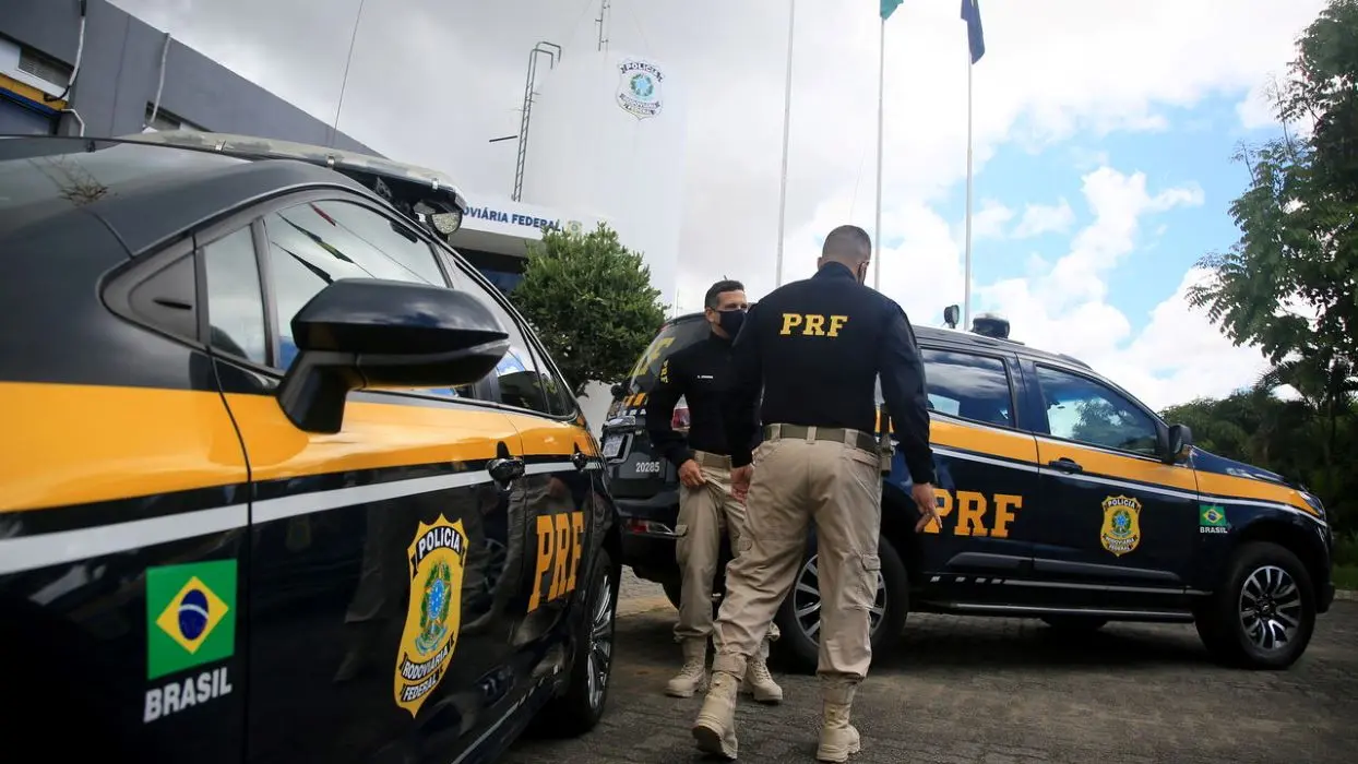 Agentes da PRF
