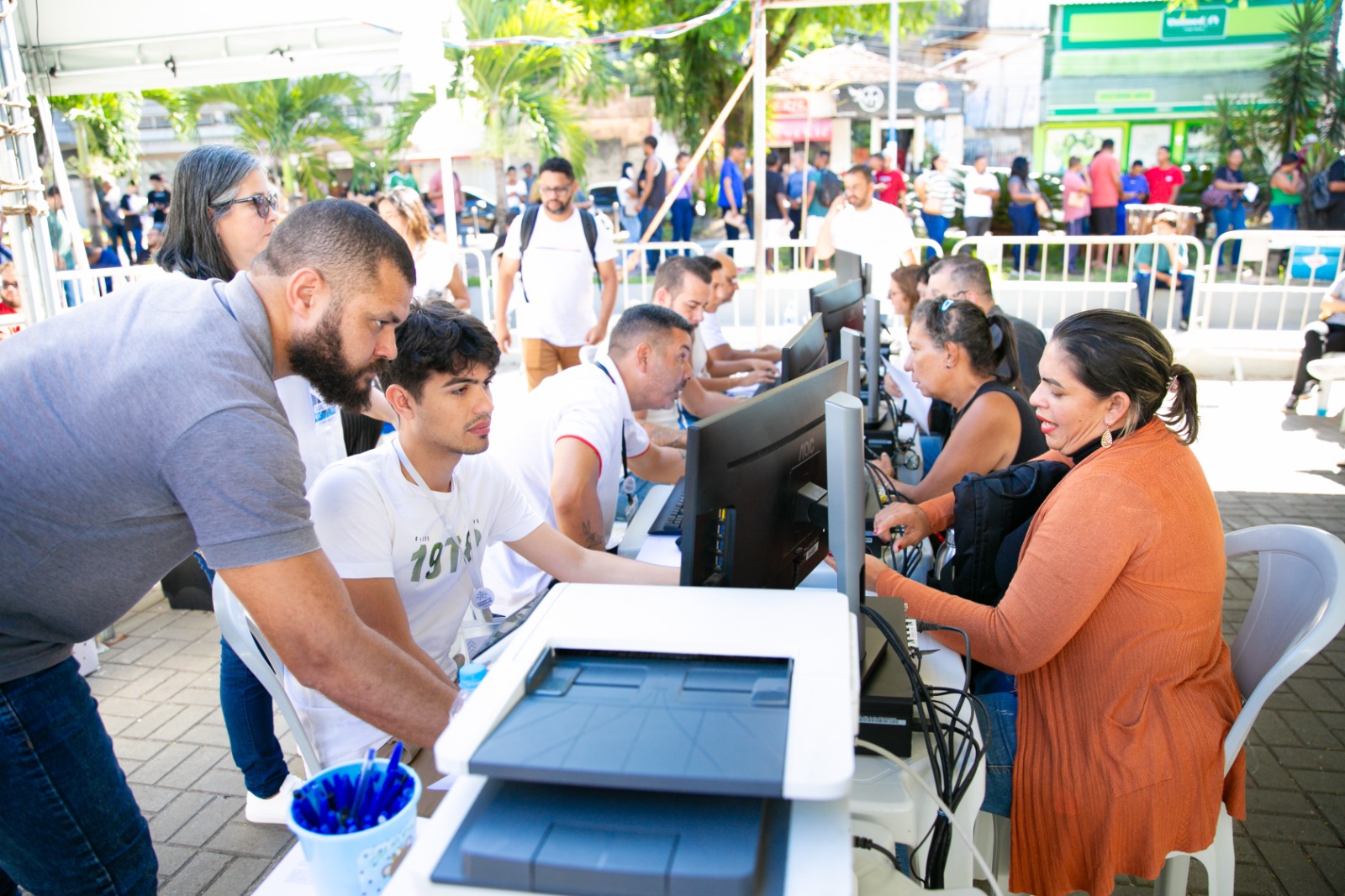 Terceira edição do Conecta Trabalho Itaguaí atendeu cerca de 400 pessoas, aproximando empresas e candidatos e fortalecendo a empregabilidade no município.