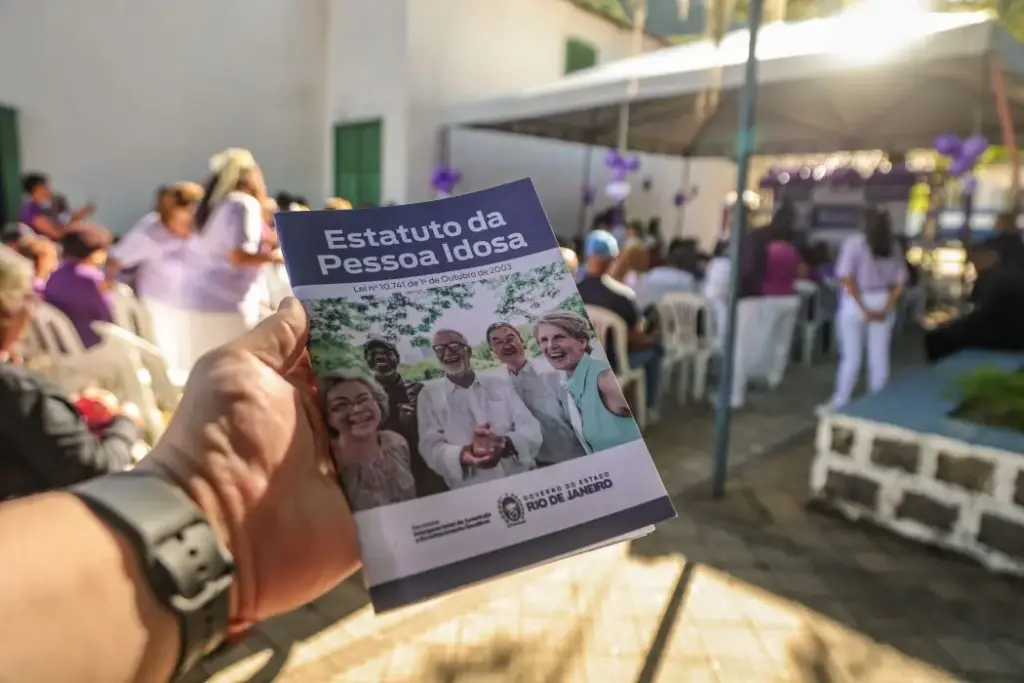 Exemplares do Estatuto da Pessoa Idosa