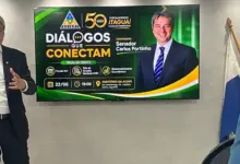 Senador Carlos Portinho na palestra na Aciapi