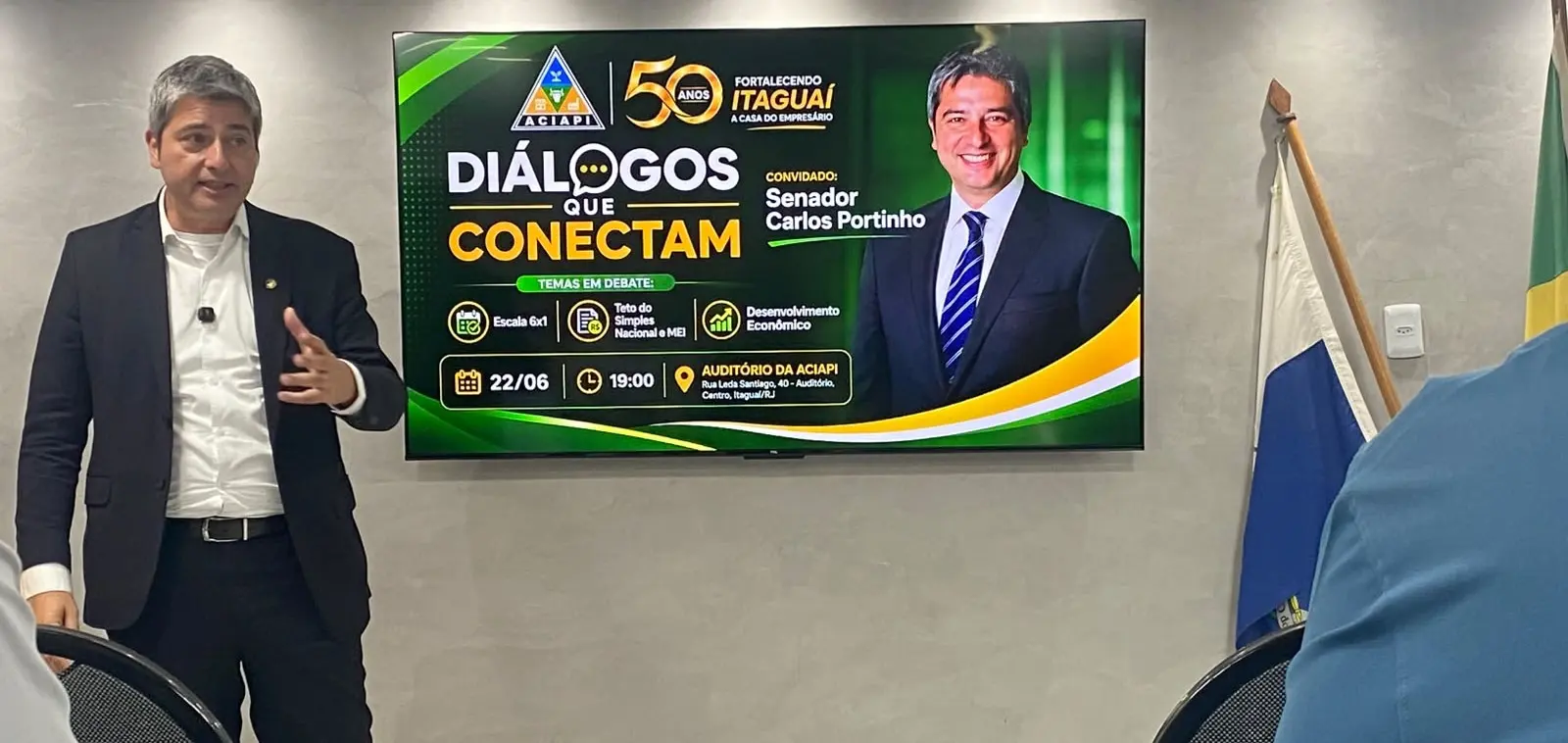 Senador Carlos Portinho na palestra na Aciapi