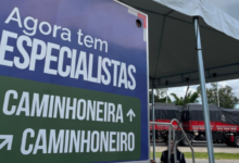 Unidade móvel do programa Agora Tem Especialistas realiza consultas, exames e vacinação gratuitos no ponto de parada de caminhoneiros em Seropédica (Foto: Reprodução).