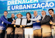 Anúncio do Novo PAC Periferia Viva prevê mais de R$ 1 bilhão em investimentos para obras de urbanização, saneamento e drenagem em comunidades e bairros periféricos do Rio de Janeiro.