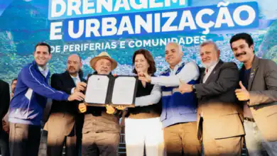 Anúncio do Novo PAC Periferia Viva prevê mais de R$ 1 bilhão em investimentos para obras de urbanização, saneamento e drenagem em comunidades e bairros periféricos do Rio de Janeiro.