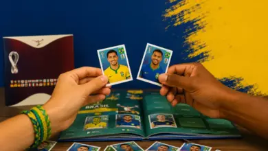 Troca de figurinhas, futebol e muita diversão
