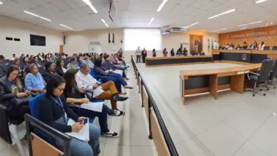Plenário da Câmara de Itaguaí durante sessão