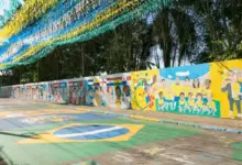Rua enfeitada para copa do mundo 2026