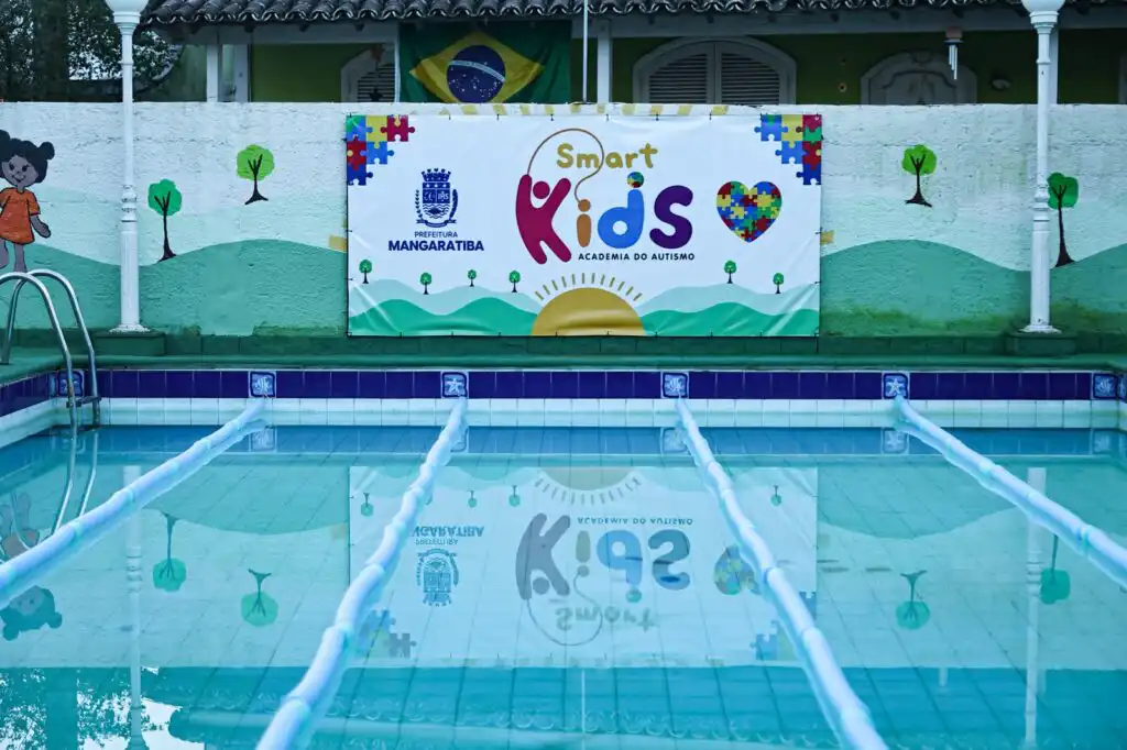 A Smart Kids – Academia do Autismo conta com piscina adaptada para terapias aquáticas
