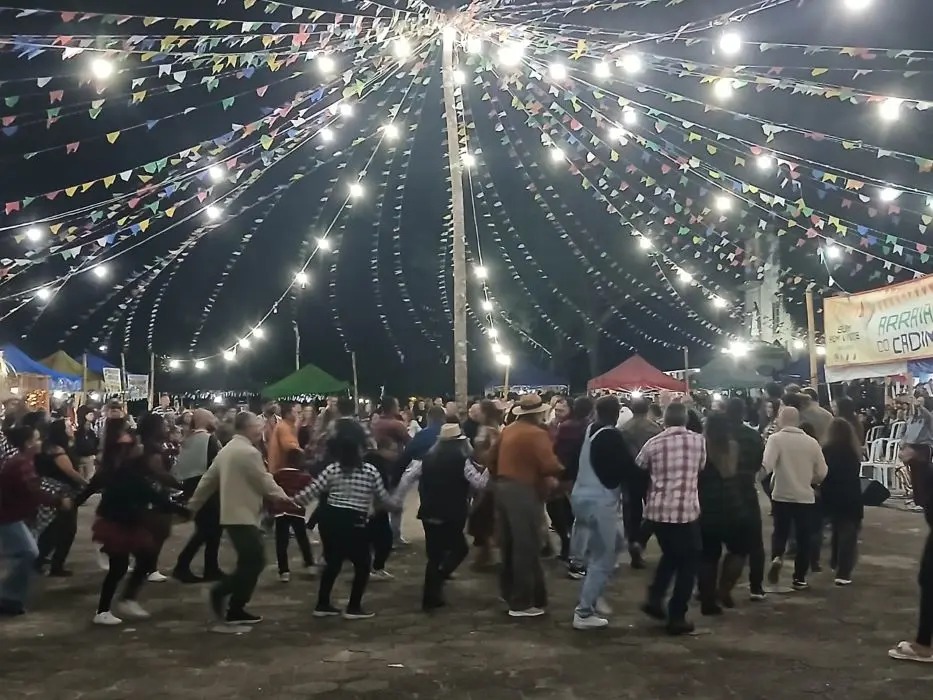 Muita música, dança e confraternização na Ilha da Marambaia