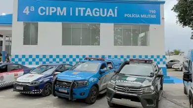Imóvel e viaturas