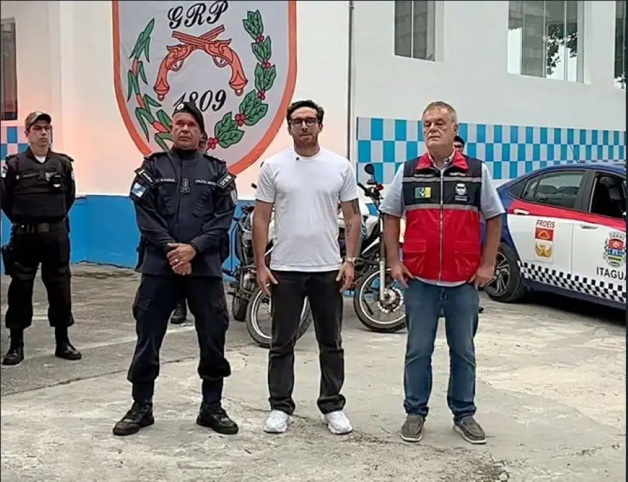 O tenente-coronel Rogério, o prefeito interino Haroldo Jesus e o secretário de Segurança, Roberto Lucio Espolador