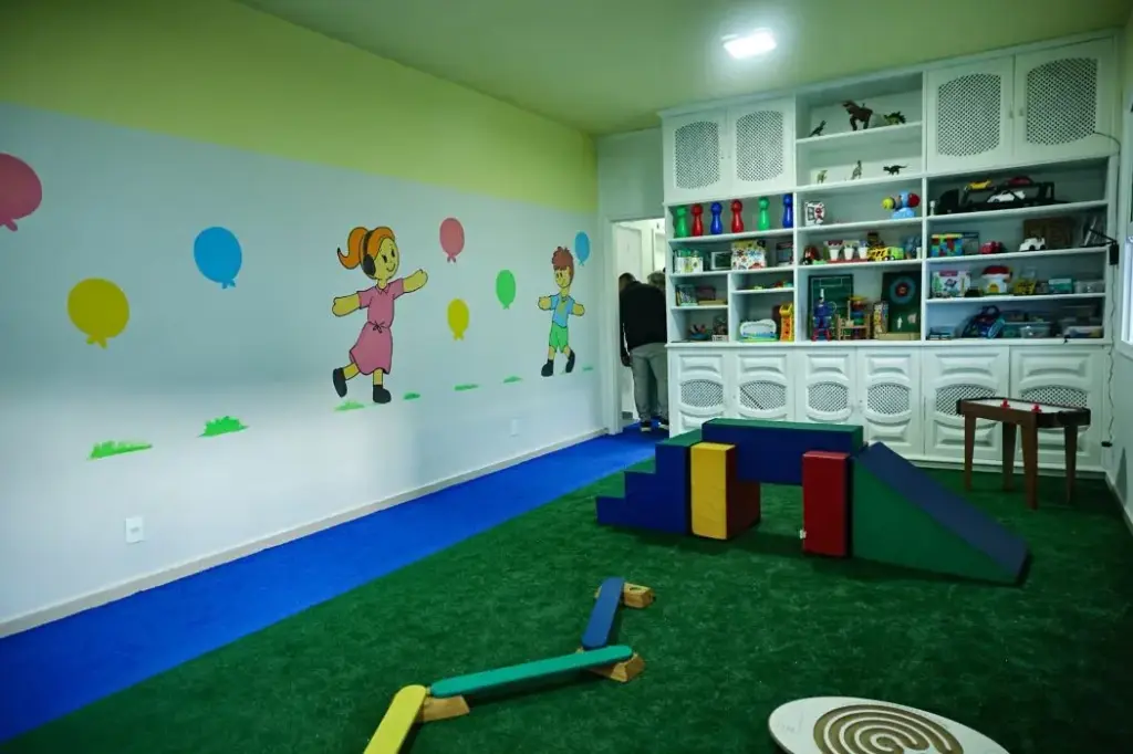 Sala de atendimento da Smart Kids – Academia do Autismo oferece ambiente lúdico