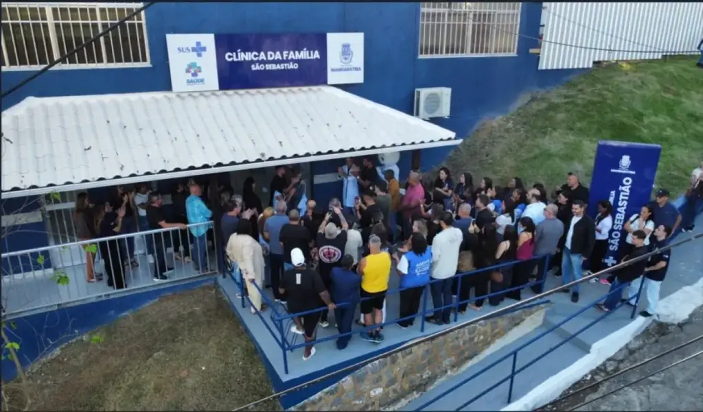 Moradores, profissionais da saúde e autoridades municipais participaram da inauguração