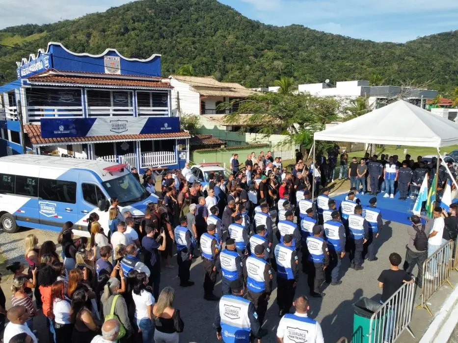 Vista aérea da inauguração da Base do Segurança Presente na Praia do Saco