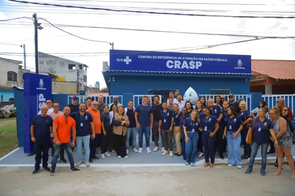 Prefeito Luiz Cláudio Ribeiro, vice-prefeito e secretário de Saúde Lucas Venito, vereadores e autoridades