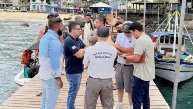 Equipes da Prefeitura de Mangaratiba e da Marinha do Brasil