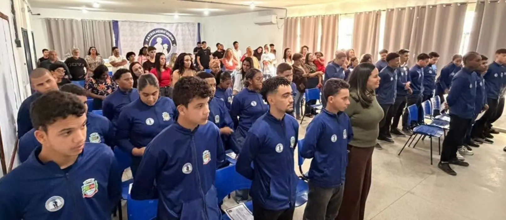 Patrulheiros Mirins participam da solenidade de formatura