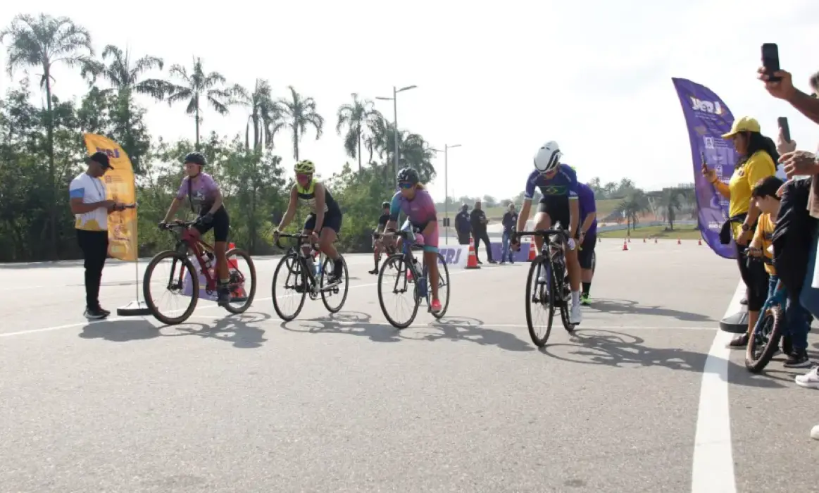 Largada do ciclismo movimenta o Parque Radical de Deodoro