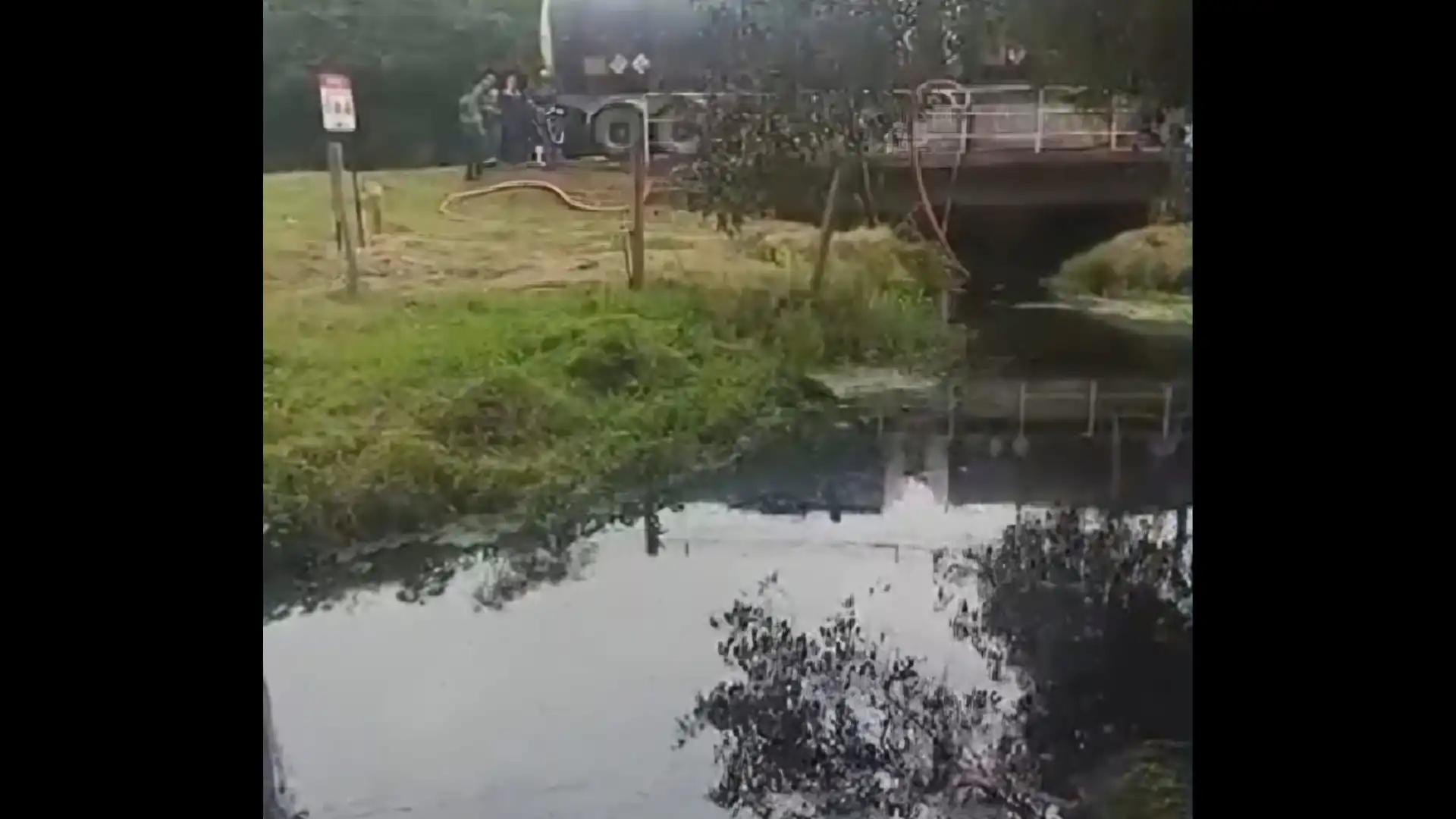 Equipes do Inea atuam no aterro sanitário de Seropédica após confirmação de vazamento de chorume e adoção de medidas emergenciais para conter os impactos ambientais.