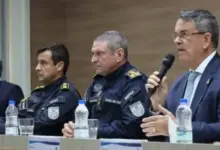 Presidente do TRE-RJ, Claudio de Mello Tavares, e o comandante-geral da PMERJ, coronel Sylvio Guerra