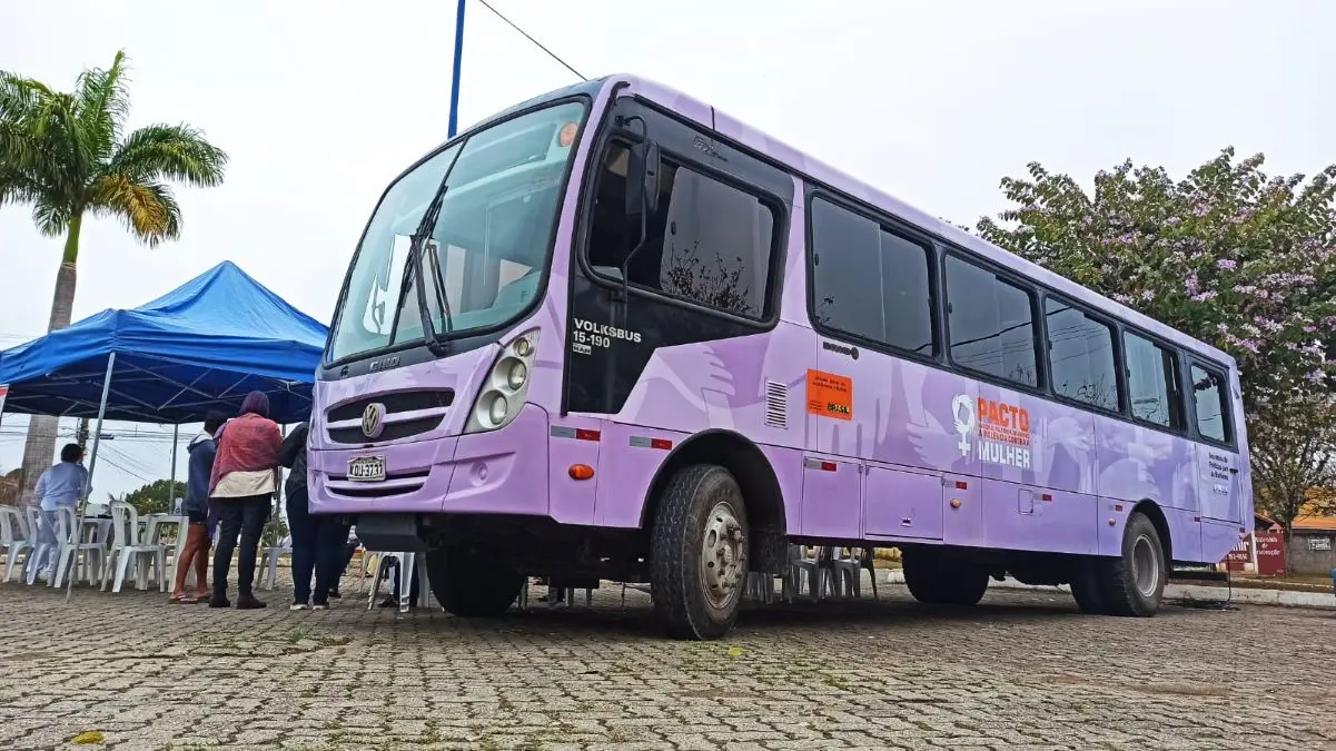 Ônibus Lilás