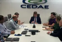 Mesa de reunião na Cedae