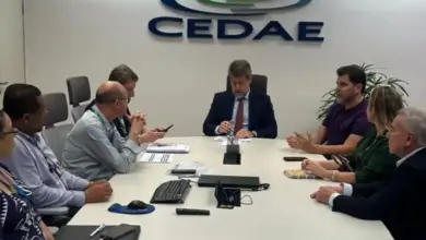 Mesa de reunião na Cedae